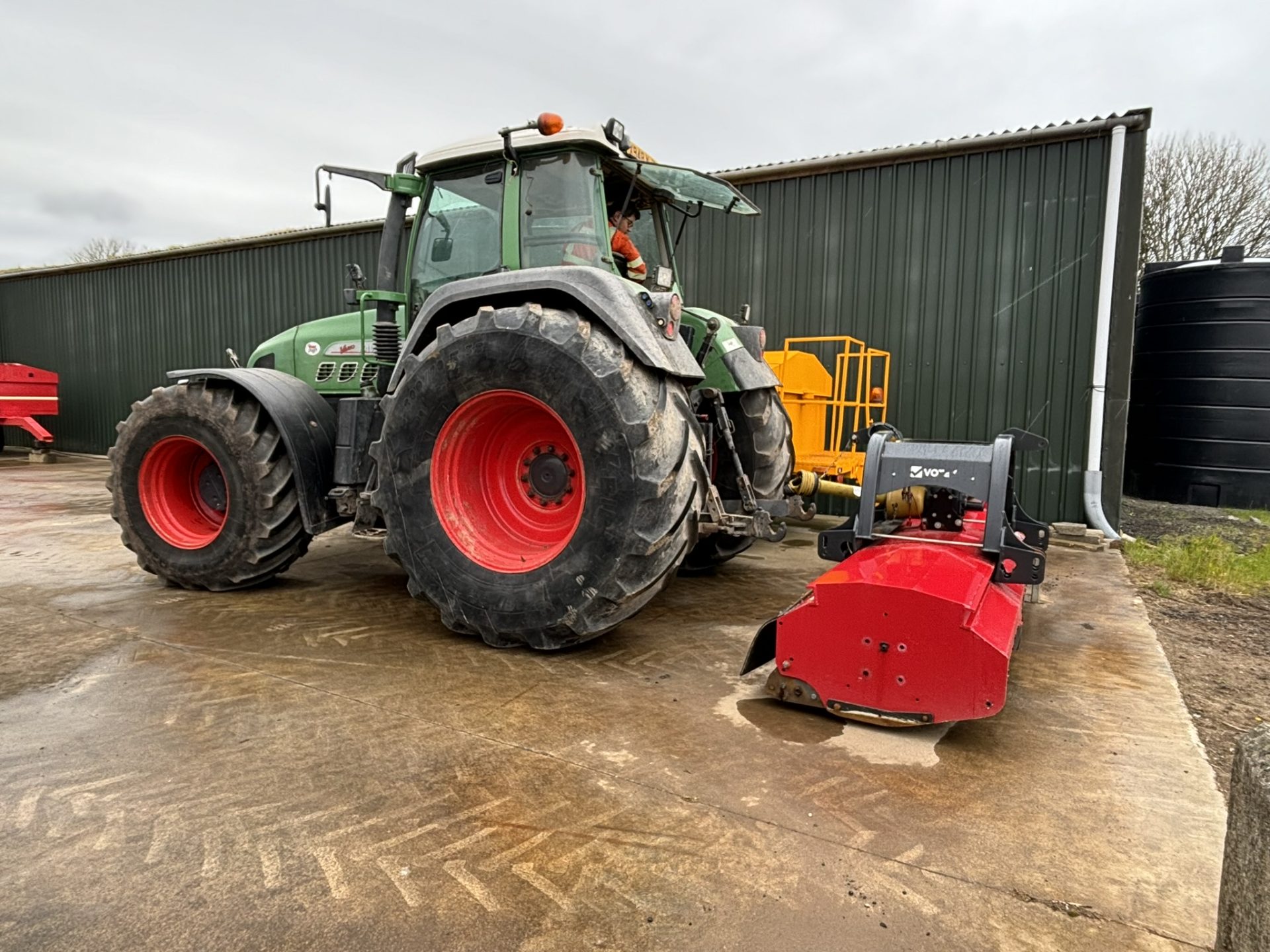 Effective operation of attachments is essential to maximise the capabilities of machinery and ensure optimal performance in diverse work environments. Proper training provides participants with the expertise needed to safely operate and manoeuvre attachments, minimising the risk of accidents and damage to property